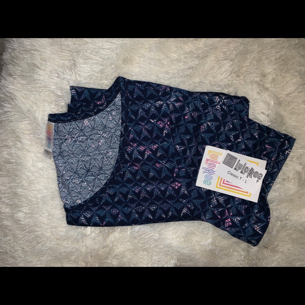 Large LuLaRoe Classic T